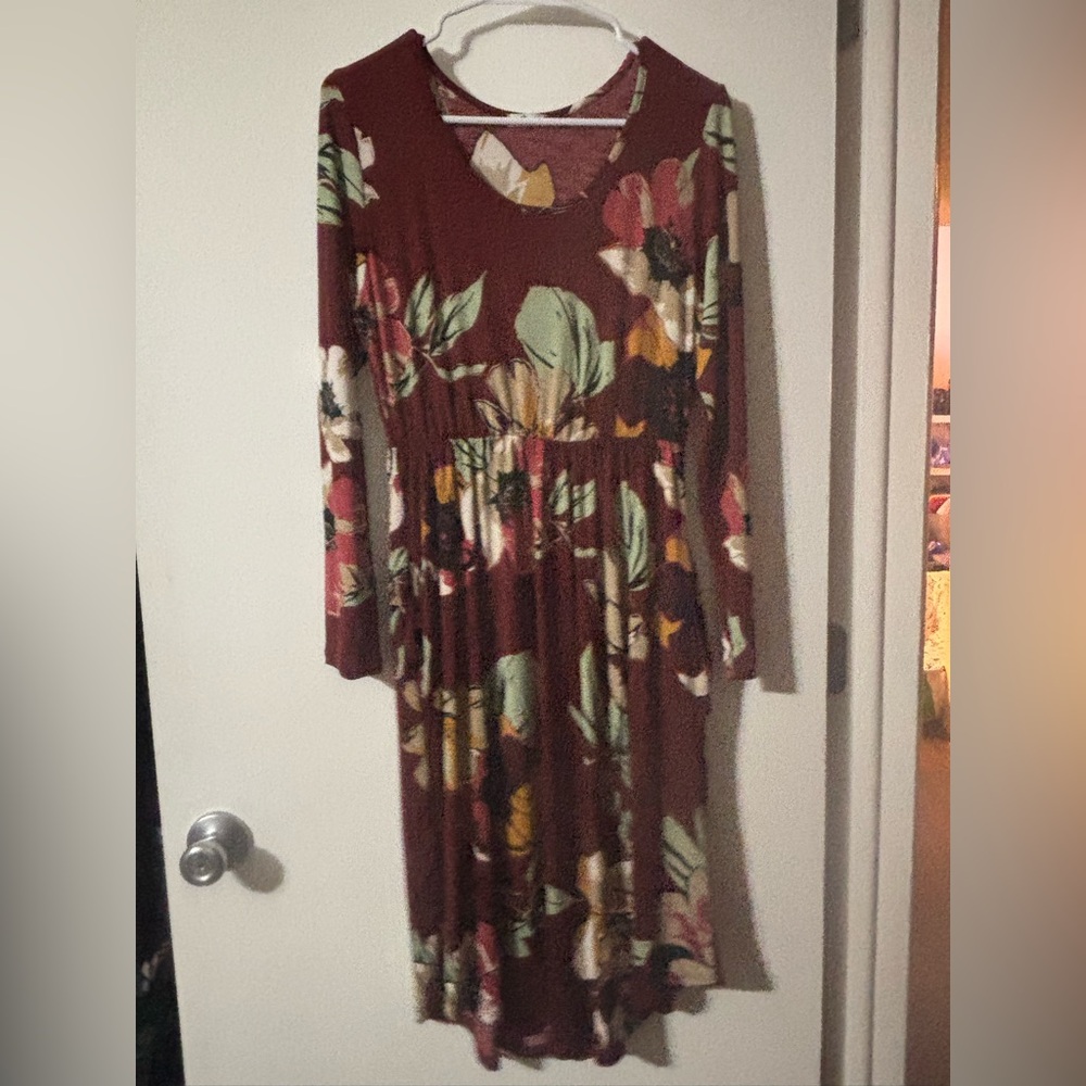 🎄 3/$15 Chic Floral Long Sleeve Dress in Burgundy